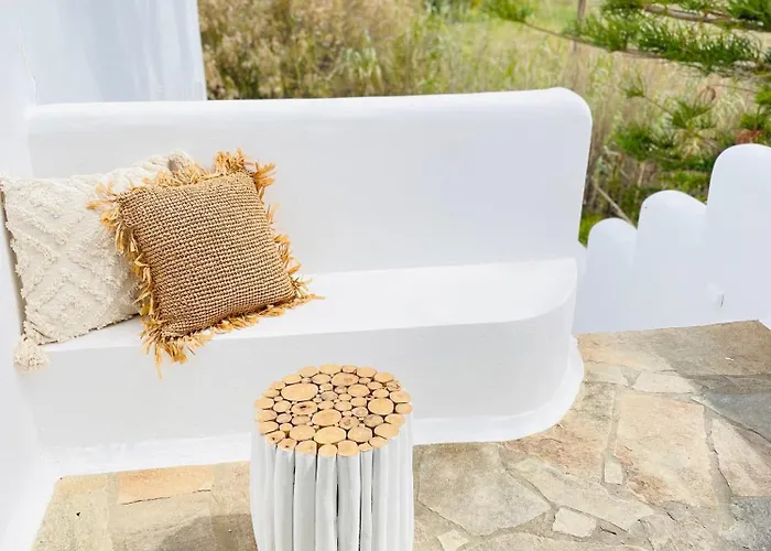 فيلة Rou Naxos *